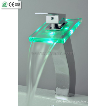 High Body Color Water Tap Mixer LED Basin Faucet (QH0815HF)